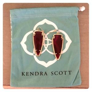 Kendra Scott Skylar Arrowhead Maroon Earrings